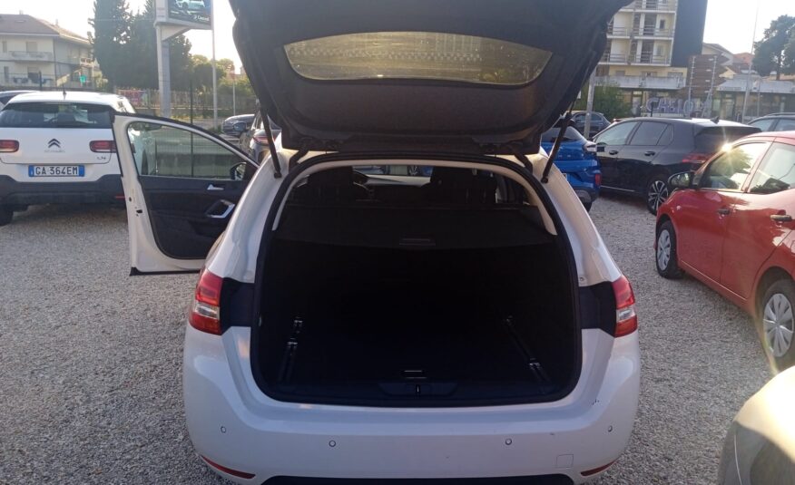 Peugeot 308 BlueHDi 120 S&S SW Allure